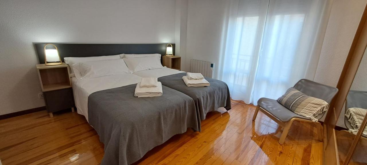 Erdizka, Centrico Apartamento Turistico Con La Mejor Vista Plaza De Los Fueros Estella Bagian luar foto
